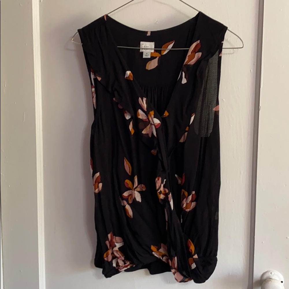 A new day sleeveless blouse. Black. Size M